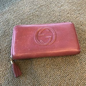 Women’s GUCCI wallet